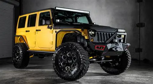 Желтая куртка Jeep Wrangler от Starwood Motors