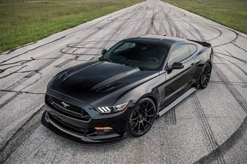 Hennessey 25 лет HPE800 Ford Mustang