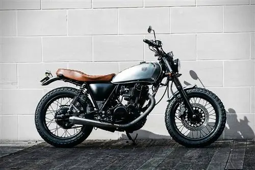 Yamaha SR400 Flaneur от Deus Ex Machina