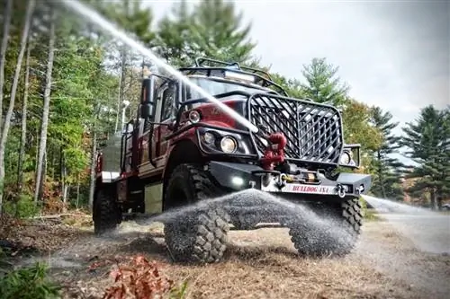 Bulldog Extreme 4&215;4 Пожарная машина