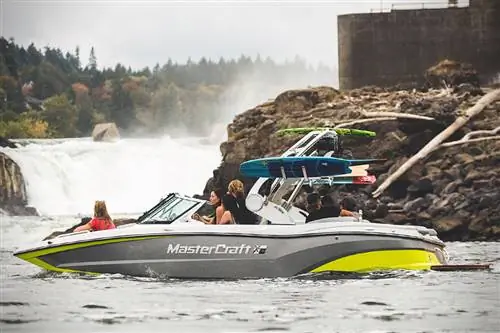Mastercraft XT20 Моторная лодка