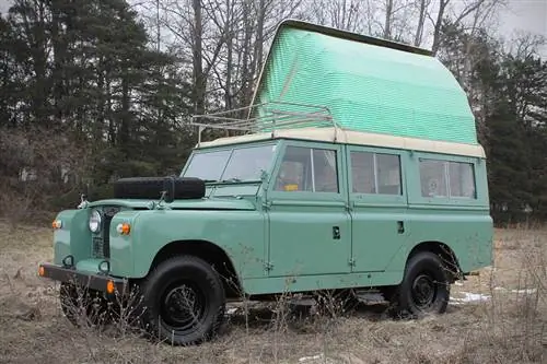 Блок аукциона: Land Rover 109 Series IIA Dormobile 1966 г