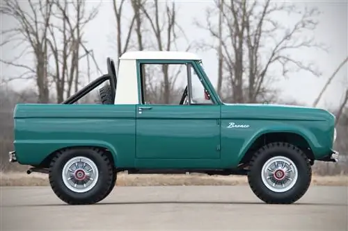 Аукционный блок: Ford Bronco Half Cab 1967 года выпуска