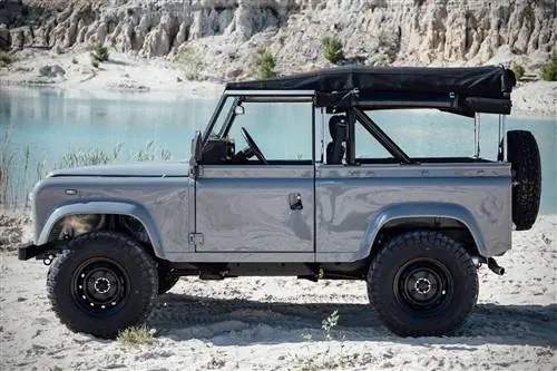 Land Rover D90 Серая буря