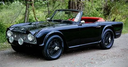 Блок аукциона: 1961 Triumph TR4