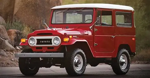Блок аукциона: Toyota FJ40 Land Cruiser 1970 г