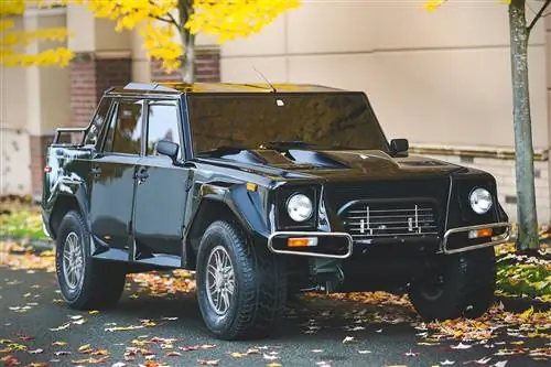 Аукционный блок: 1990 Lamborghini LM002 LM/American