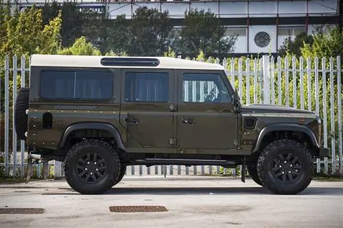 Land Rover Defender 110 от Kahn Design