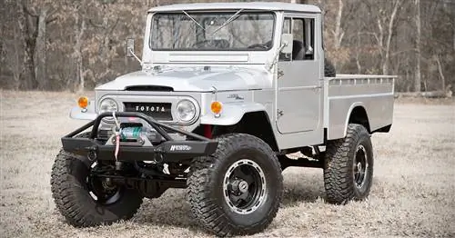 Аукционный блок: Toyota FJ45 Pickup Restomod 1965 г