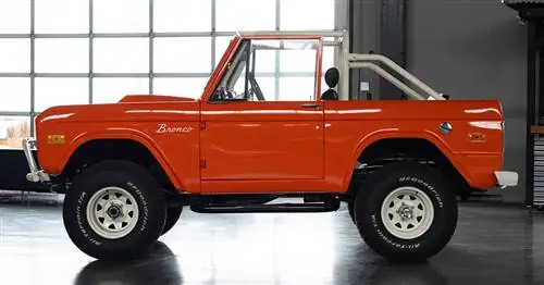 Аукционный блок: Ford Bronco 1969 года с двигателем V8