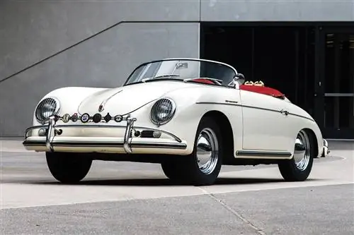 Блок аукциона: 1956 Porsche 356 A Super Speedster