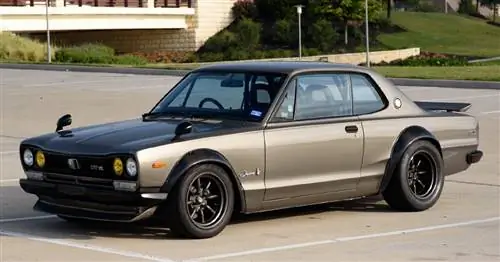 Аукционный блок: Nissan Skyline 1972 года выпуска