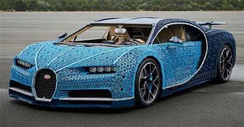 Bugatti Chiron LEGO Technic в натуральную величину