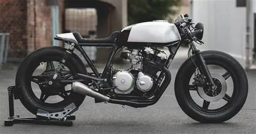 1981 Honda CB750 ‘Черный лебедь’ Хуки Ко