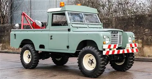 Блок аукциона: пикап Land Rover Series III 1976 года