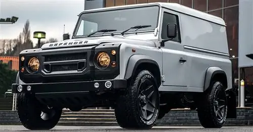 Land Rover Defender 2.2 TDCI 110 от Kahn Design
