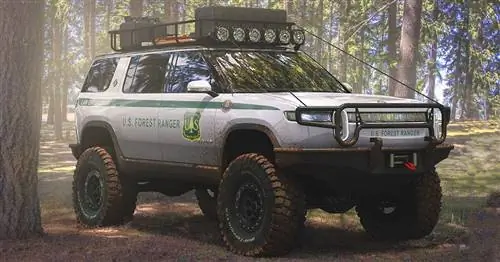 Электрический внедорожник Rivian R1S U.S. Forest Ranger Edition