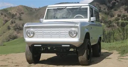 Этот 369-сильный внедорожник - первый полностью электрический Ford Bronco