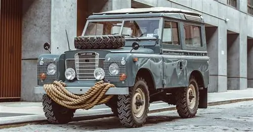 Вот как вы восстанавливаете Land Rover Series III 1972 года