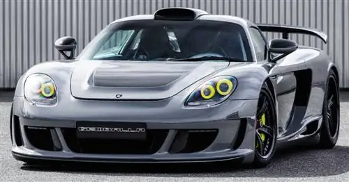 Взгляд внутрь сильно модифицированного Porsche Carrera GT Gemballa’