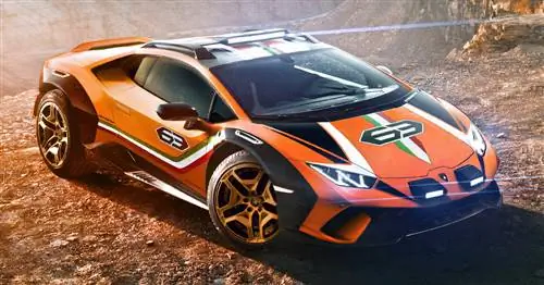 Lamborghini выходит на бездорожье с суперкаром Huracán Sterrato 4&215;4