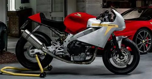 Эта’ Honda CBR 600 F, вдохновленная 60-ми годами, отдает дань уважения острову Мэн