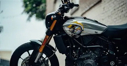 Настройте свой Indian FTR 1200 Moto с изображением Стива Кабальеро’s