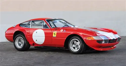 Вы могли бы владеть этим гоночным автомобилем Ferrari Daytona Le Mans 1 из 15