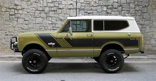 Этот безупречный 4&215;4 V8 Scout II Rallye готов к действию
