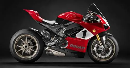 Ducati чествует свой 916 выпуском супербайка Panigale, посвященного 25-летию