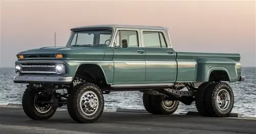 Этот винтажный Chevy - двойной пикап вашей мечты