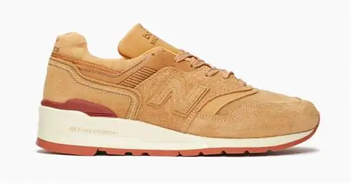 Red Wing привносит роскошную кожу в кроссовки New Balance M997