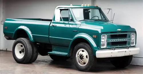 Блок аукциона: 1972 Chevrolet C50 Dually Truck