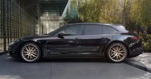 Porsche отмечает 10-летие Panamera специальной серией мощностью 455 л.с