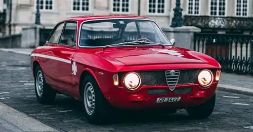 Alfa Romeo’s GTA 1300 Junior Stradale - легендарный итальянский спортивный автомобиль