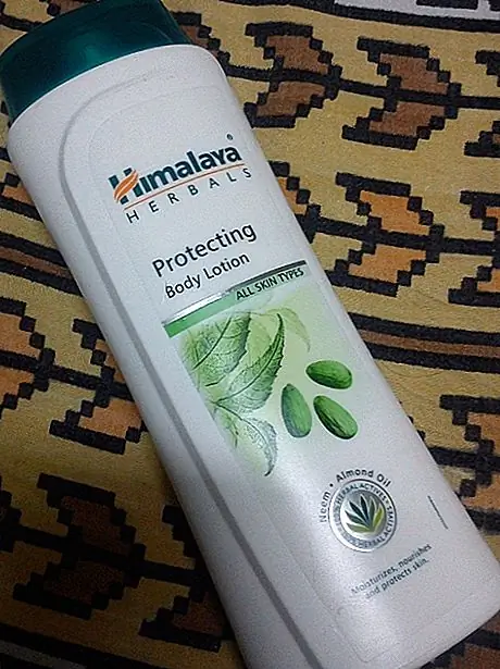 Himalaya Herbals защищает лосьон для тела