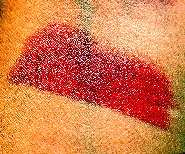 В целом, это не было хорошей покупкой для меня, так как я просто почти доволен ею. Если вам нравится мерцать губной помадой, вам может понравиться эта помада.