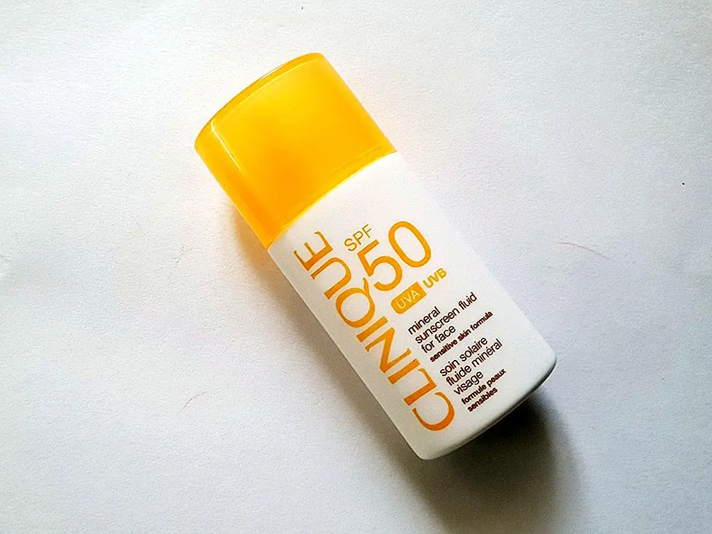 Clinique SPF 50 Минеральная солнцезащитная жидкость для лица