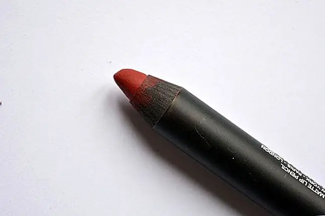 Я не заметил никаких кровотечений или оперения, что является серьезной проблемой для некоторых людей. Это делает ваши губы более полными и гладкими и не оседает на тонких линиях губ, но вам нужно вычистить губы перед нанесением этого карандаша, так как он цепляется за сухие пятна губ. Я не заметил никаких кровотечений или оперения, что является серьезной проблемой для некоторых людей. Это делает ваши губы более полными и гладкими и не оседает на тонких линиях губ, но вам нужно вычистить губы перед нанесением этого карандаша, так как он цепляется за сухие пятна губ.
