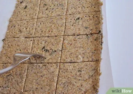 Приготовить крекеры из миндальной мякоти Шаг 7 Приготовить крекеры из миндальной мякоти Шаг 7