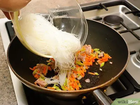 Сделайте Pancit Step 8