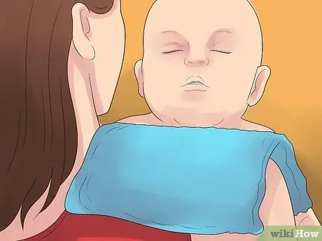 Отрыжка спящего ребенка, шаг 6