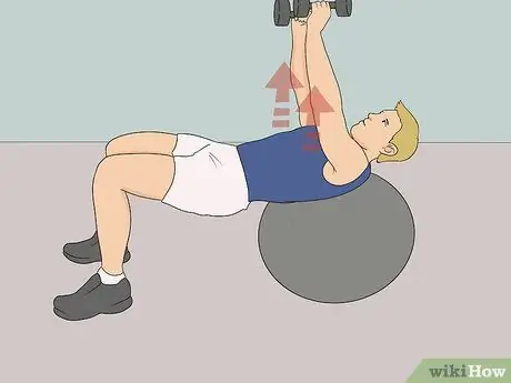Жим гантелей от груди с мячом в балансе Step 4 Жим гантелей от груди с мячом в балансе Step 4