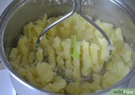Приготовить вареники из картофеля и сыра, шаг 3 Приготовить вареники из картофеля и сыра, шаг 3