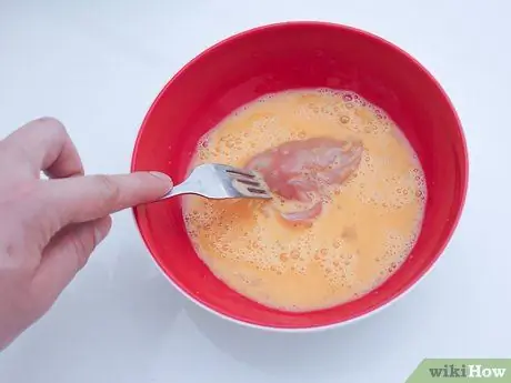 Приготовить куриные пальцы, покрытые киноа, шаг 4