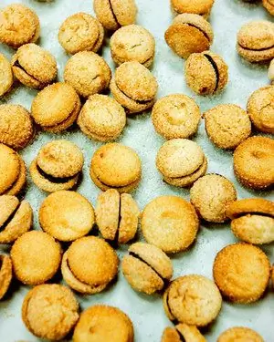 5142_042110_macaroons 5142_042110_macaroons