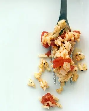 Рисовый плов с помидорами