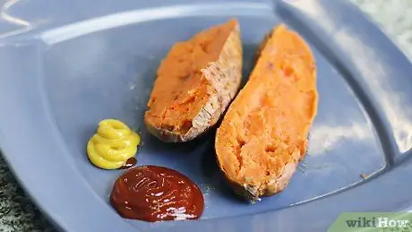 Приготовьте сладкий картофель в микроволновой печи Шаг 10