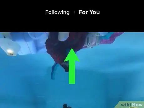 Делитесь видео TikTok на Facebook на iPhone или iPad Шаг 2 Делитесь видео TikTok на Facebook на iPhone или iPad Шаг 2