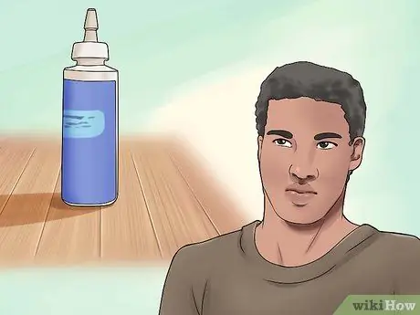Удалите клей Gorilla Glue с рук Шаг 9